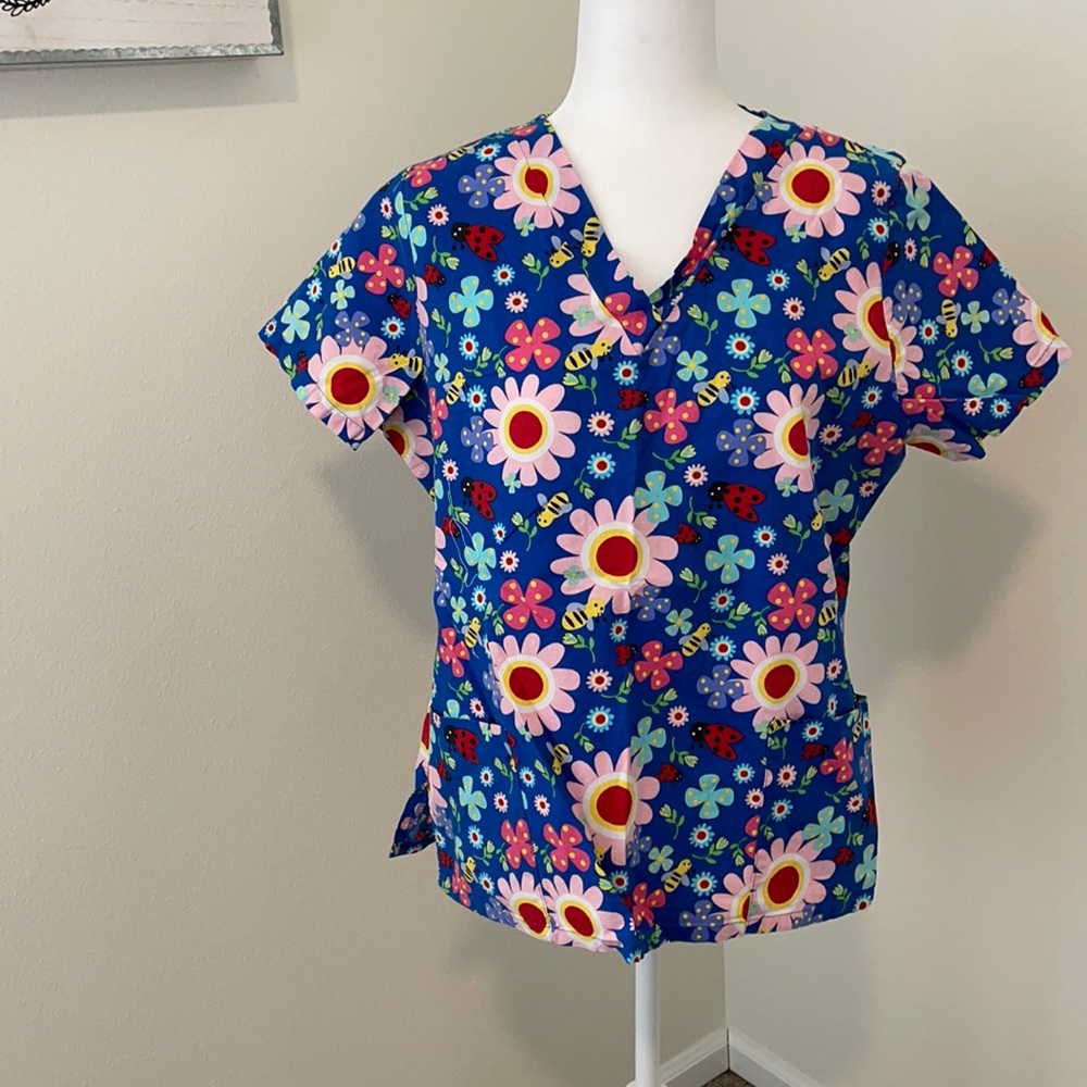 Flower Scrub Top